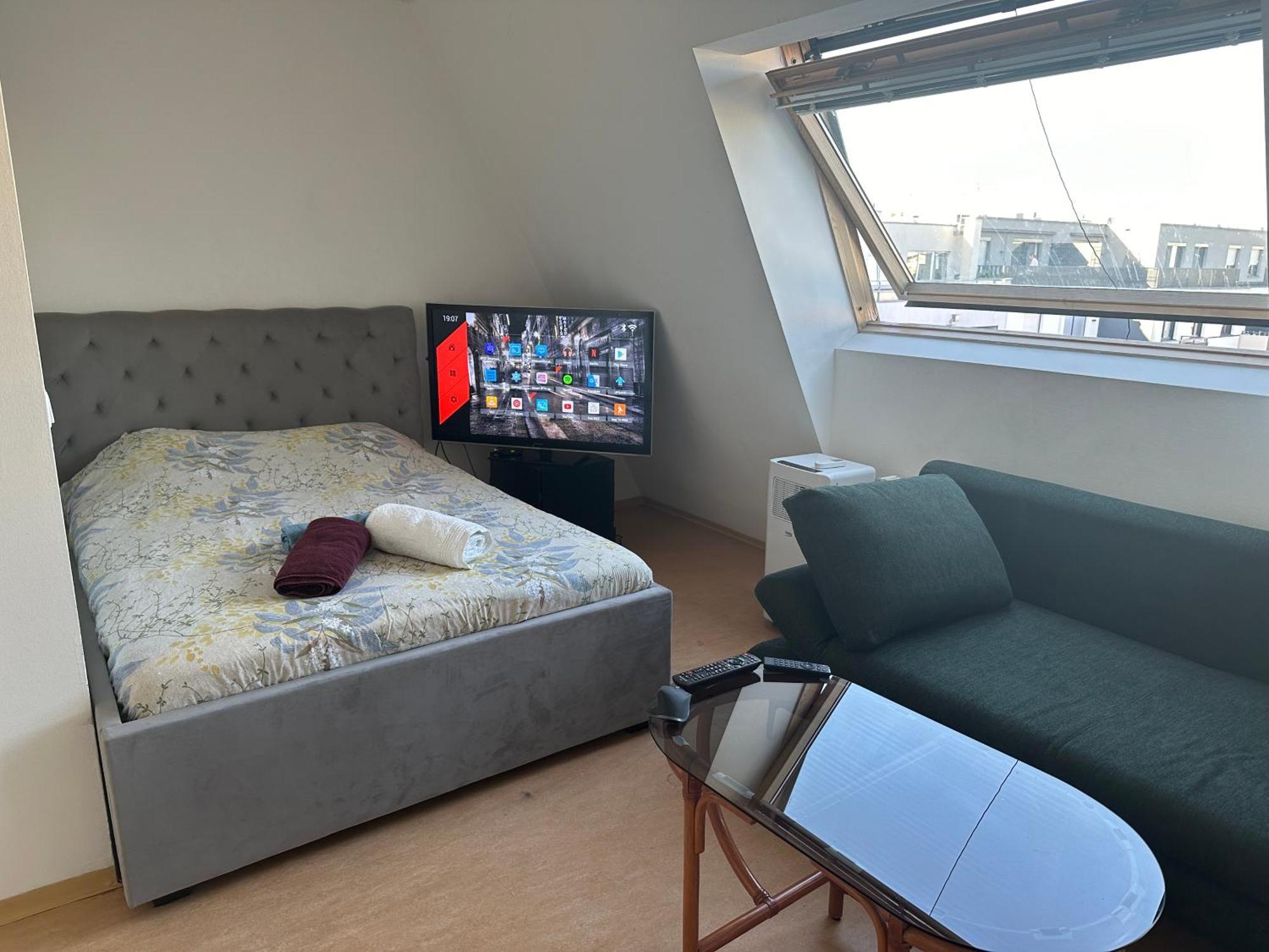 Cozy Bright Penthouse Close To U1 And U6 Metros 维也纳 外观 照片
