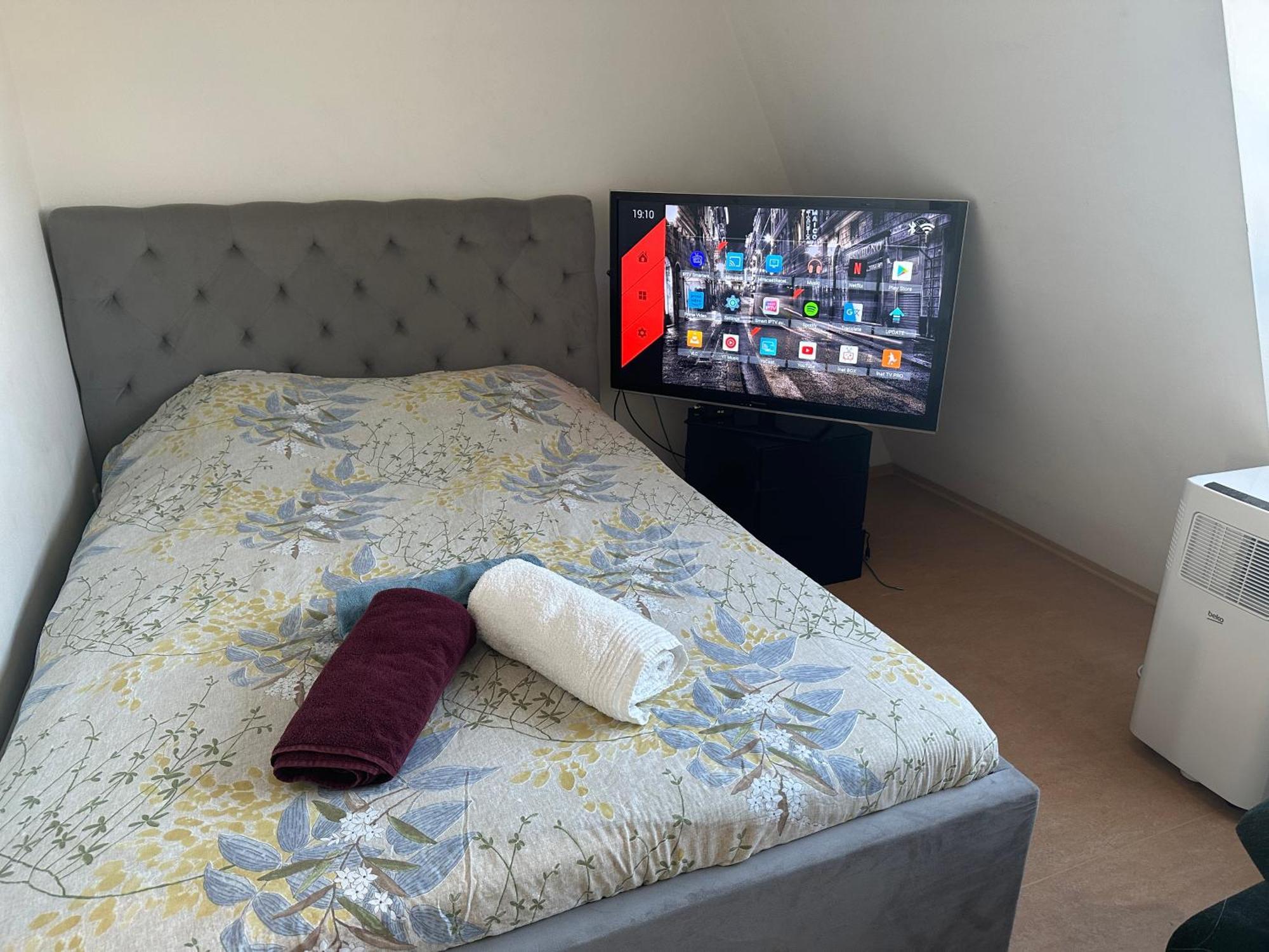 Cozy Bright Penthouse Close To U1 And U6 Metros 维也纳 外观 照片